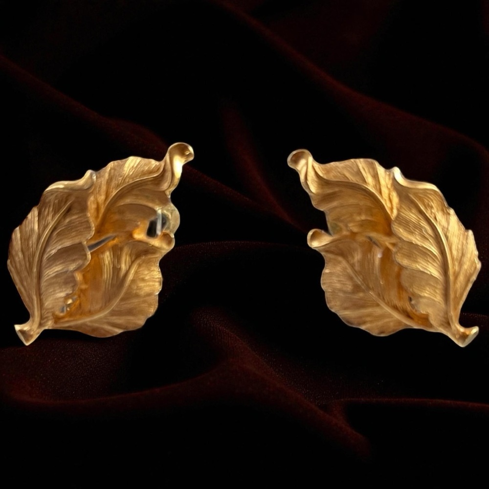 Vintage Signed Pennino  Pat Pend Triple Leaf Brushed Gold-Tone Clip-On Earrings